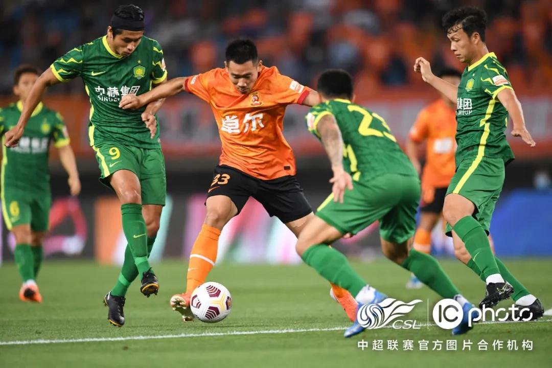 أطول لاعبي كرة القدم في الدوري الإنجليزي الممتازعمالقة الملعب