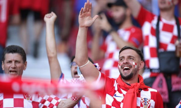 بيري يُستبعد من الدوري الإنجليزي بعد فشله في حل أزمته المالية